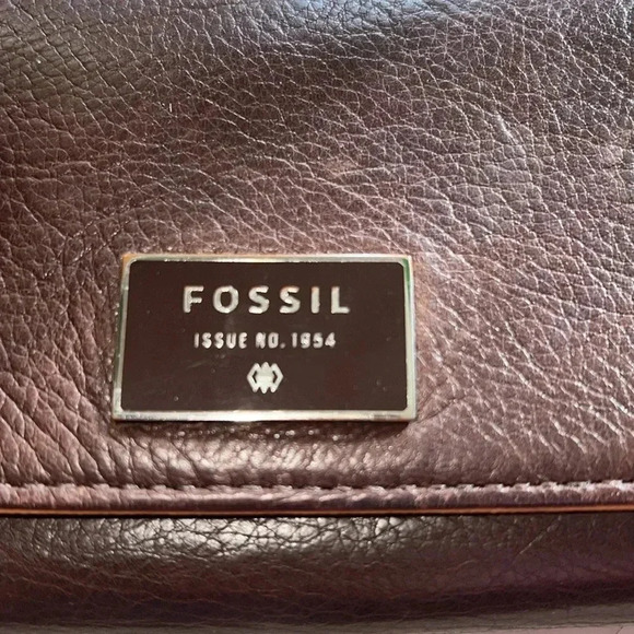 Fossil Women’s Dark Brown Leather Wallet 5 Slots for Cash, 12 Credit Cards - Picture 10 of 15